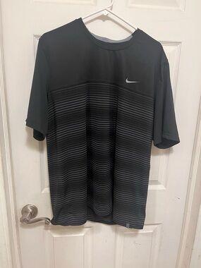 Nike Black Short-Sleeve Performance Tee with Horizontal Stripes XL